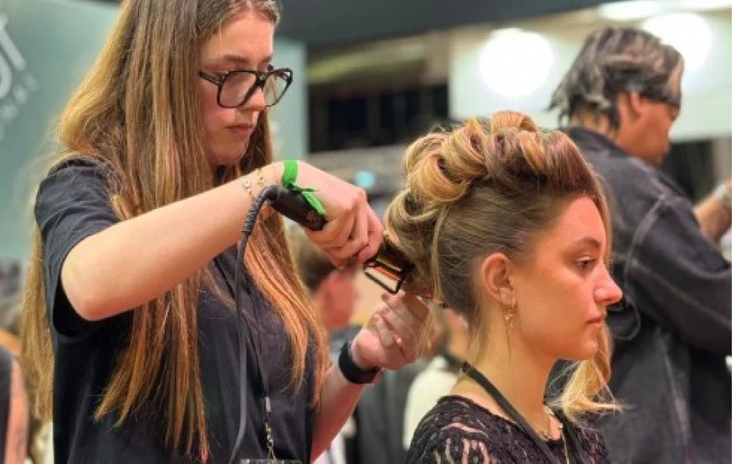 MCB 24 : coupe, chignon et massage